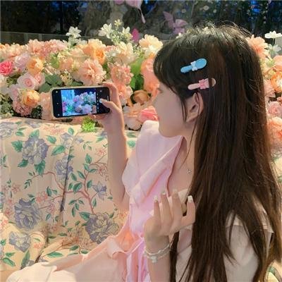 花吃了那女孩